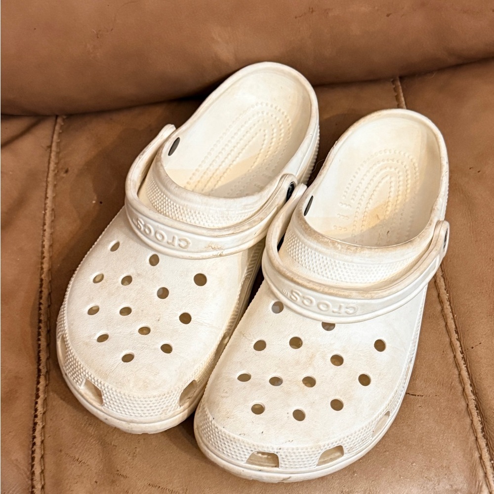 Crocs Clogs - Picture 3 of 8